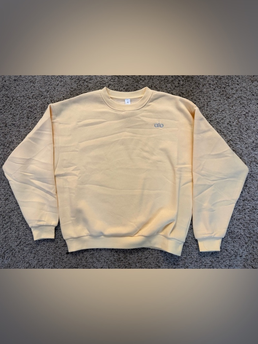 Alo Accolade Crewneck Sweatshirt in Candlelight Yellow Size Medium minor stain - Picture 2 of 6